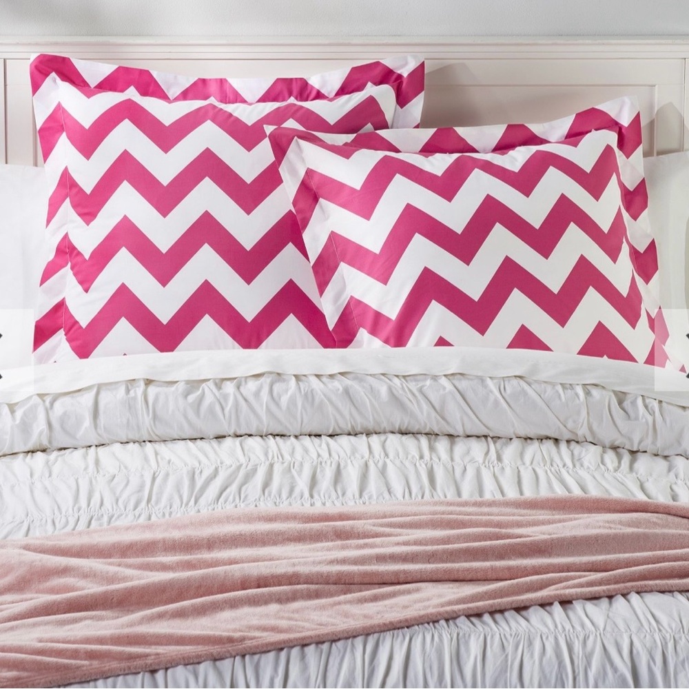 NWT Pottery Barn Teen Chevron Euro Shams Set of 2 Pink Magenta Geometric